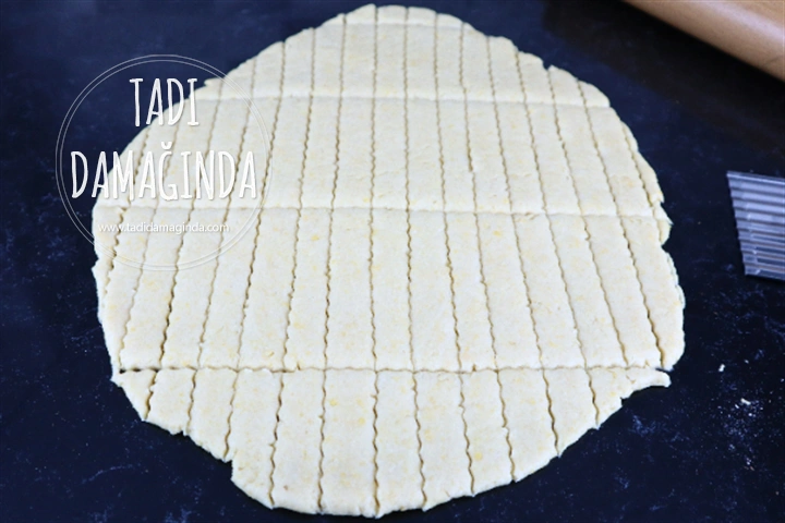 Susam Kaplı Tuzlu Çubuklar