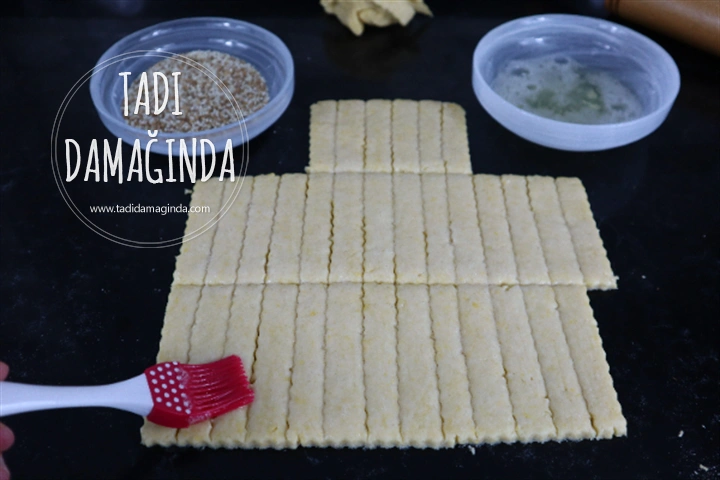 Susam Kaplı Tuzlu Çubuklar