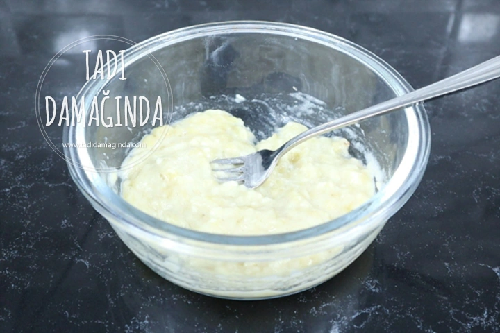 Mikrodalgada 3 Malzemeli Unsuz Şekersiz Bardak Kek