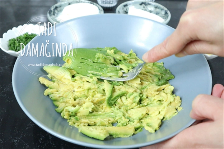 Kabaklı Yoğurtlu Avokado