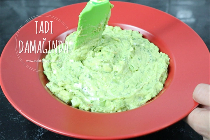 Peynirli Salatalıklı Avokado