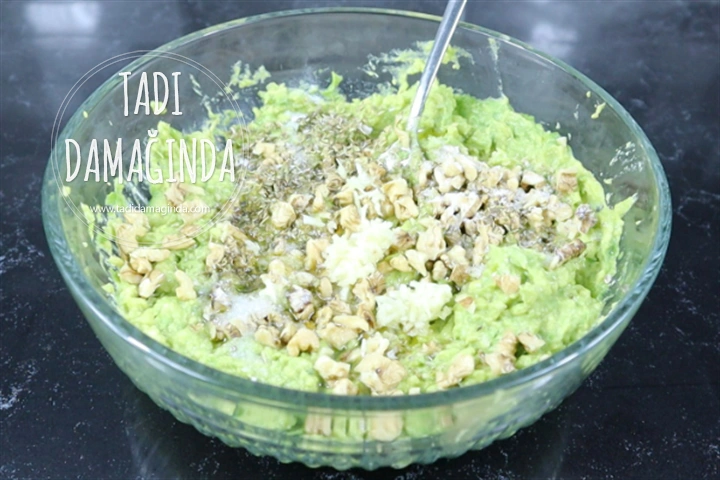 Kekikli Cevizli Avokado Ezmesi