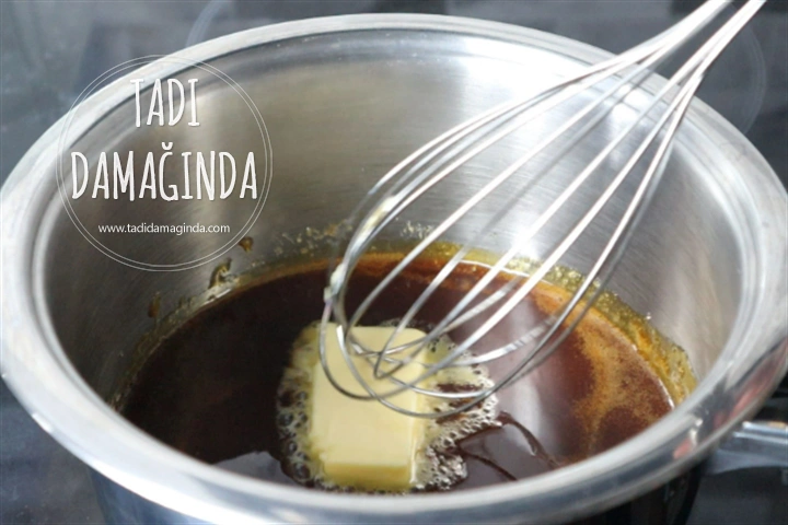 Karamelli Bademli Muhallebi (Ayvalık Muhallebisi)