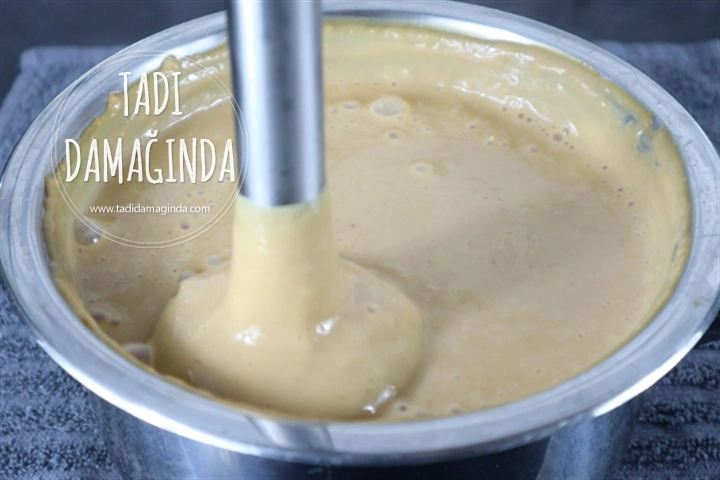 Karamelli Bademli Muhallebi (Ayvalık Muhallebisi)