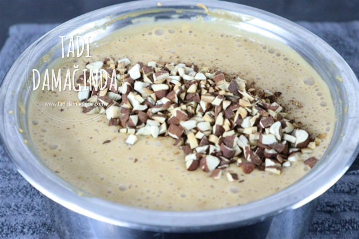 Karamelli Bademli Muhallebi (Ayvalık Muhallebisi)