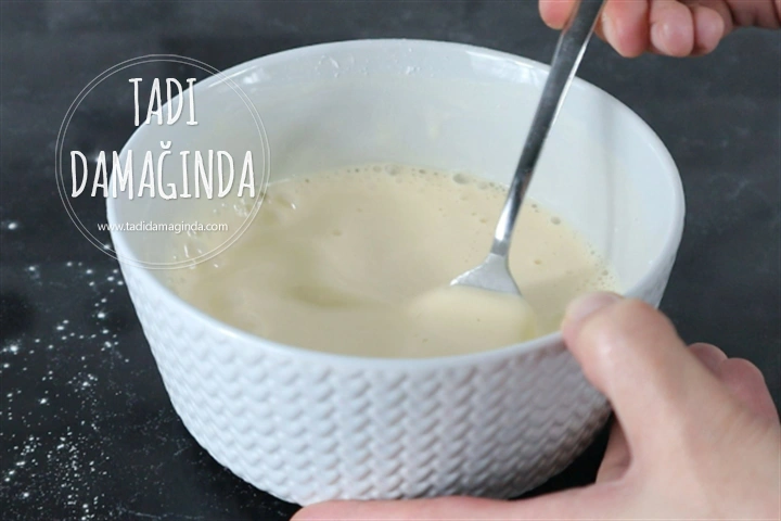 Karamelli Bademli Muhallebi (Ayvalık Muhallebisi)