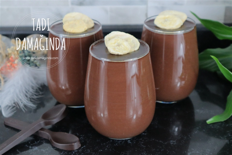 Ev Yapımı Kakaolu Muzlu Puding (Yumurtasız)