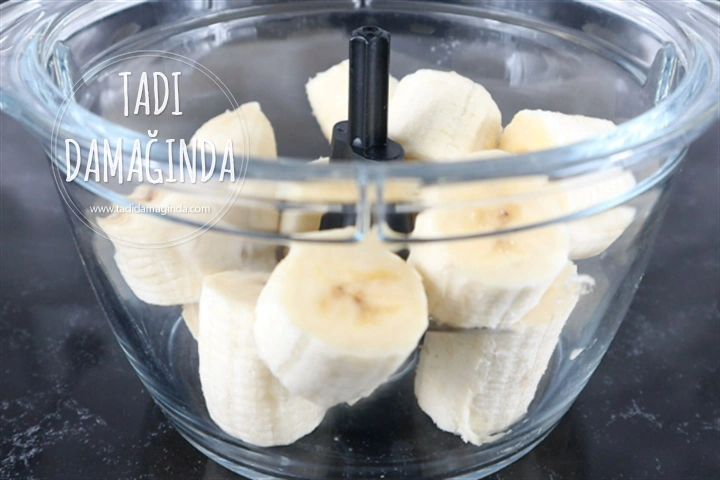 Ev Yapımı Kakaolu Muzlu Puding (Yumurtasız)