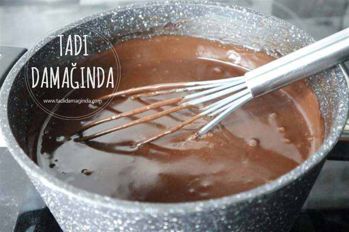 Ev Yapımı Kakaolu Muzlu Puding (Yumurtasız)