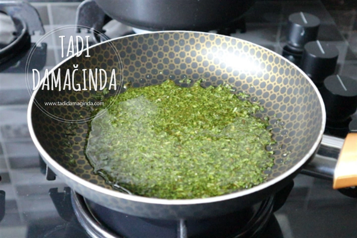 Erişteli Yeşil Mercimekli Yoğurt Çorbası