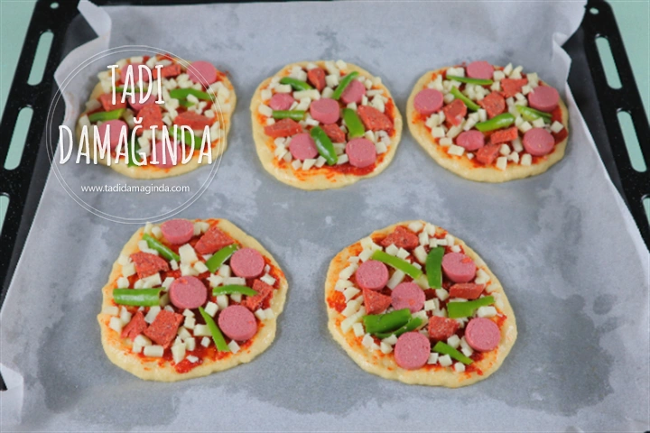 Mayalı Mini Pizzalar