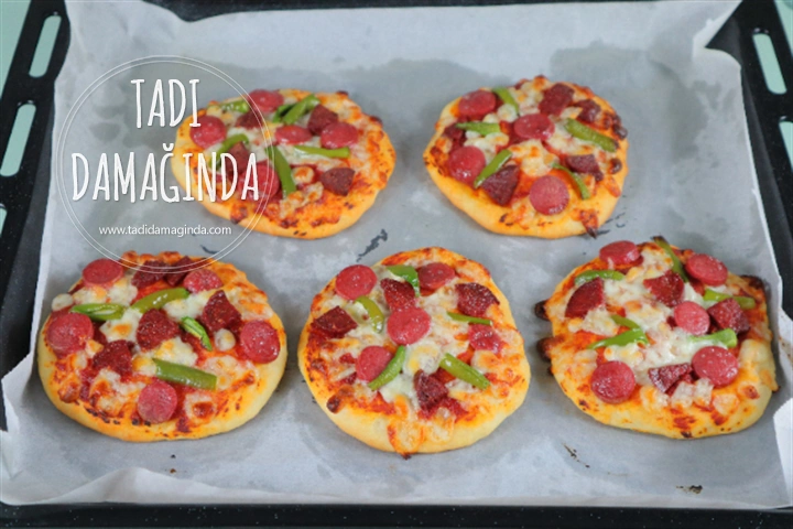 Mayalı Mini Pizzalar