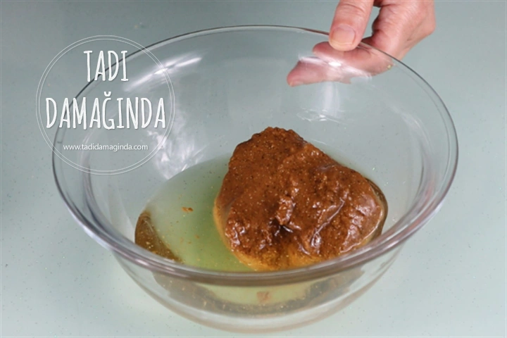 Haşhaşlı Yeşil Mercimekli Börek