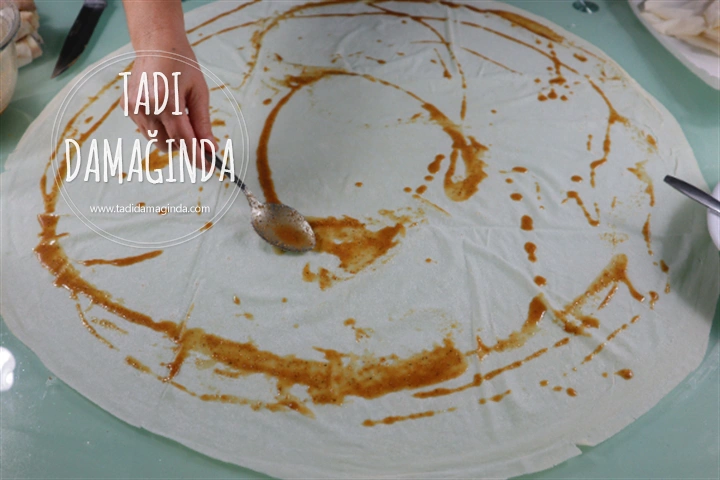 Haşhaşlı Yeşil Mercimekli Börek