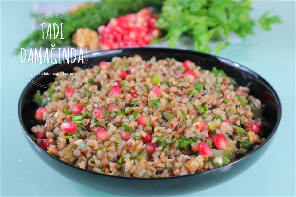 Narlı Cevizli Karabuğday Salatası