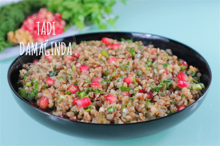 Narlı Cevizli Karabuğday Salatası