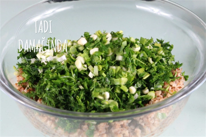 Narlı Cevizli Karabuğday Salatası