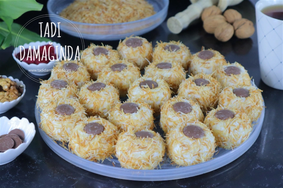 Kadayıf Kaplı Hindistan Cevizli Muhallebi Topları