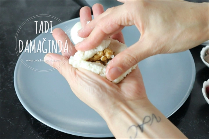 Kadayıf Kaplı Hindistan Cevizli Muhallebi Topları