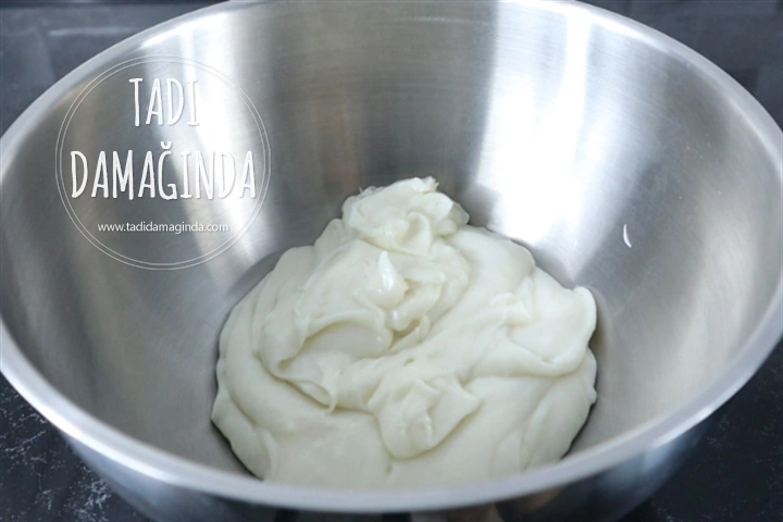 Kadayıf Kaplı Hindistan Cevizli Muhallebi Topları