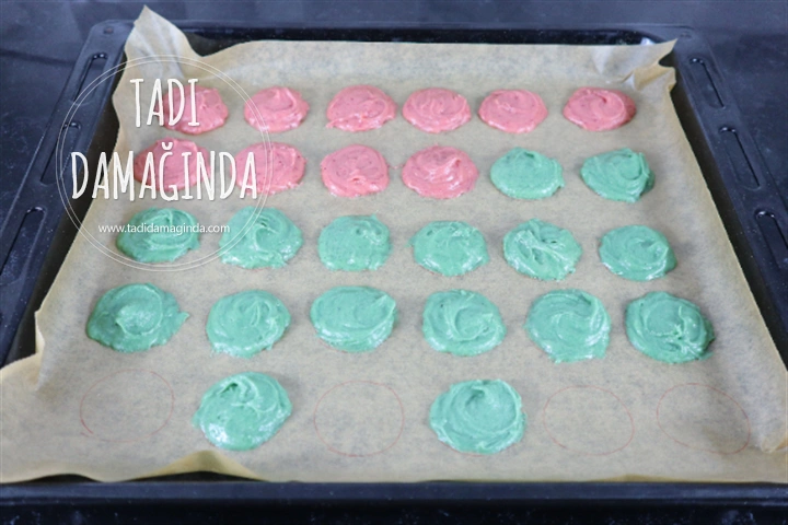 Makaron Görünümlü Kek (Gıda Boyasız)