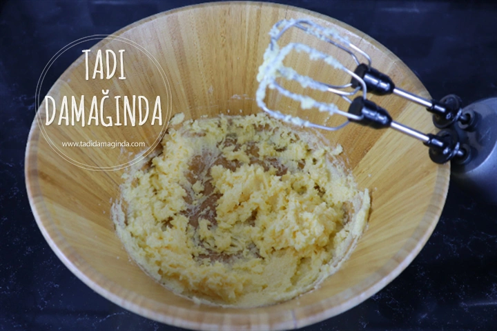 Makaron Görünümlü Kek (Gıda Boyasız)