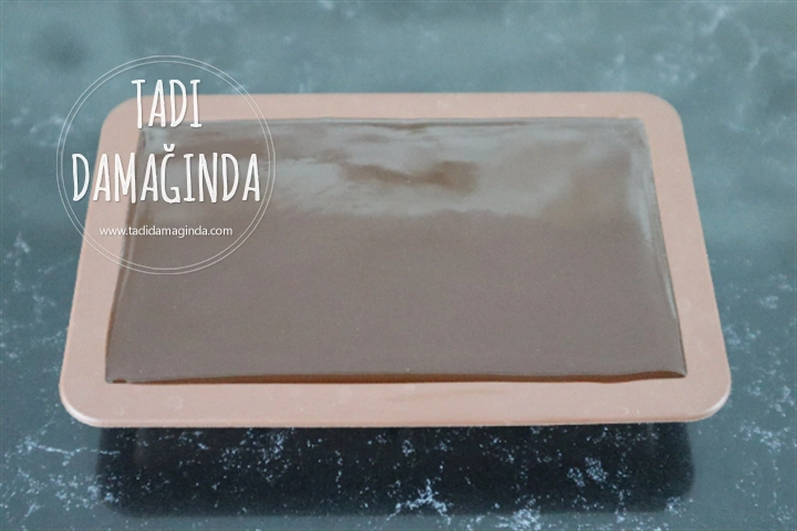 Antep Fıstığı Dolgulu Glütensiz Rafine Şekersiz Vegan Çikolata