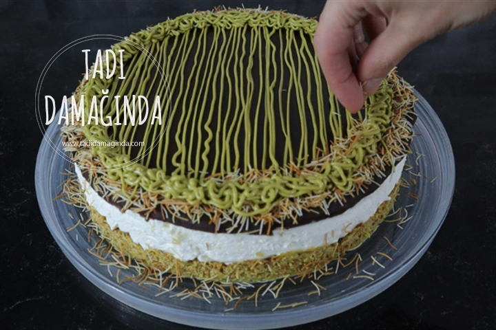 Antep Fıstıklı Kadayıflı Pişmeyen Cheesecake