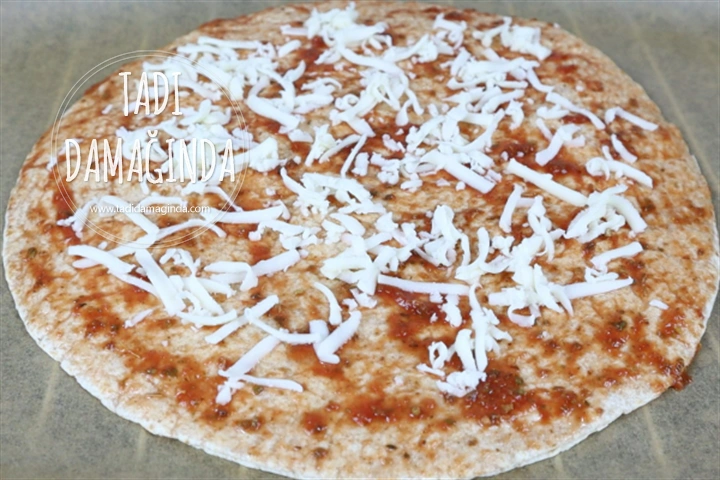 Kaşar Dolgulu Lavaş Pizza