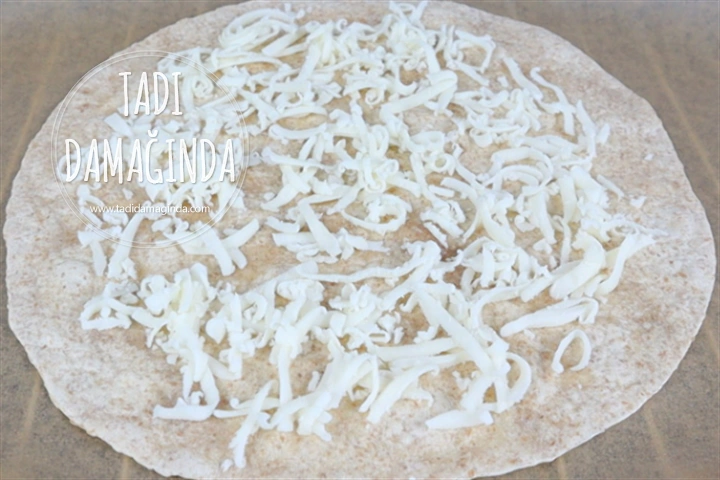 Avokadolu Lavaş Pizza