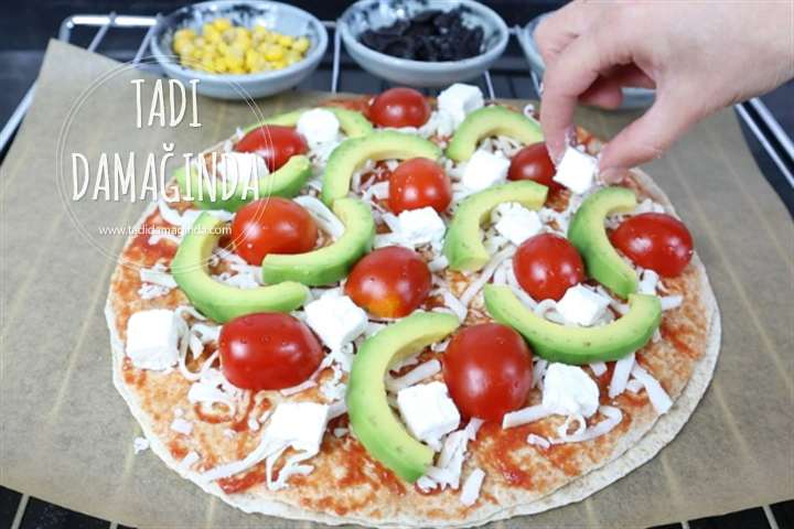 Avokadolu Lavaş Pizza