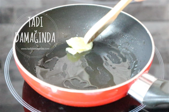 Lavaş Üstü Avokadolu Yumurta