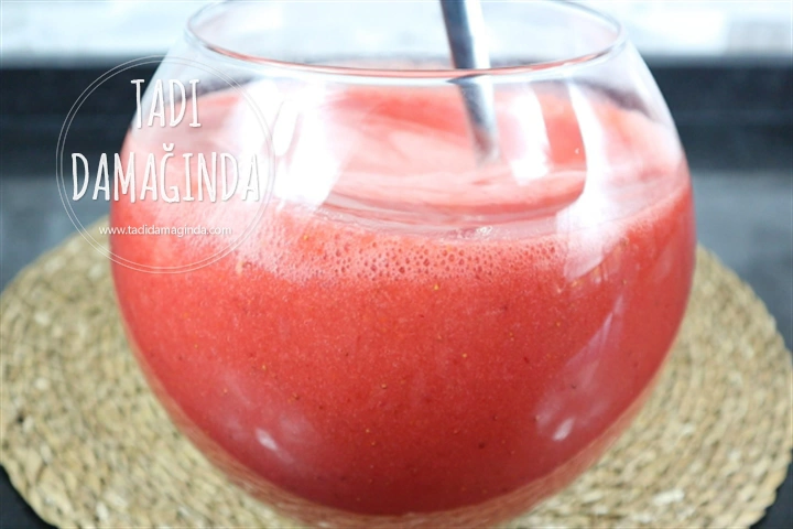 Şekersiz Çilekli Limonata