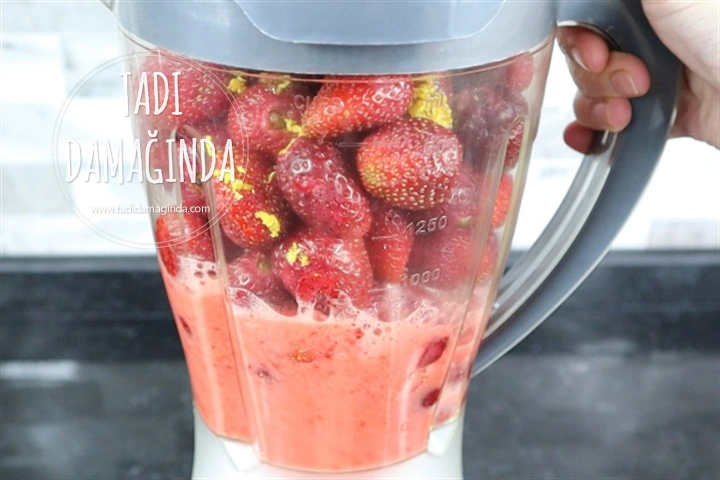 Şekersiz Çilekli Limonata