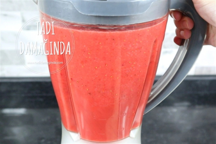 Şekersiz Çilekli Limonata