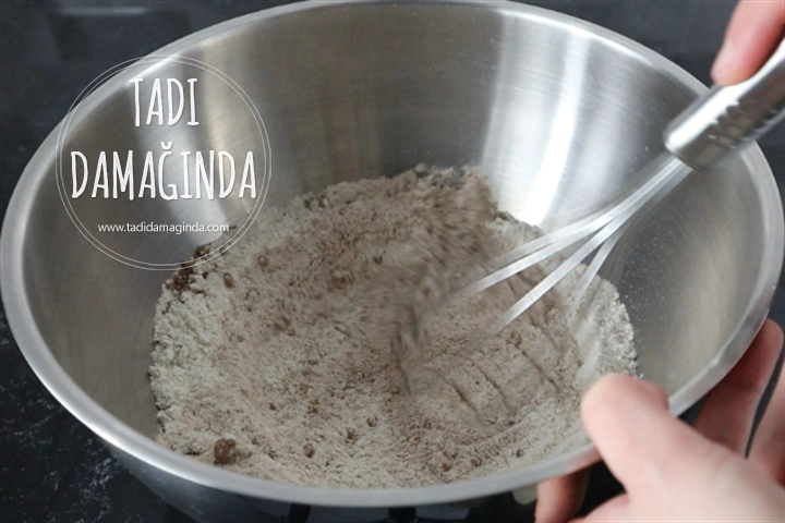 Kakaolu Nemli Kek (Rafine Şekersiz Glütensiz Vegan)