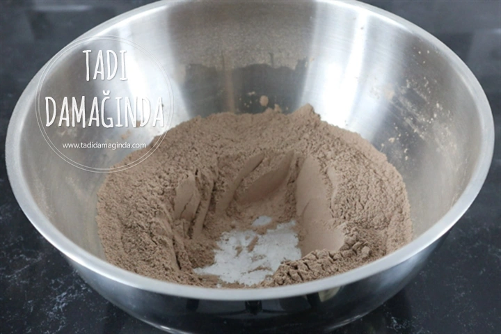 Kakaolu Nemli Kek (Rafine Şekersiz Glütensiz Vegan)