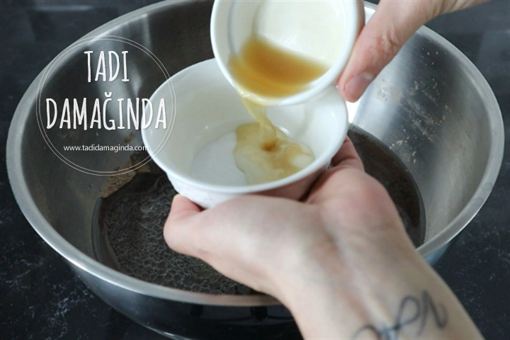 Kakaolu Nemli Kek (Rafine Şekersiz Glütensiz Vegan)