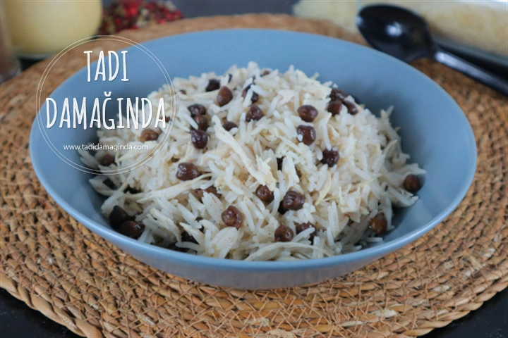 Siyah Nohutlu Tavuklu Pilav