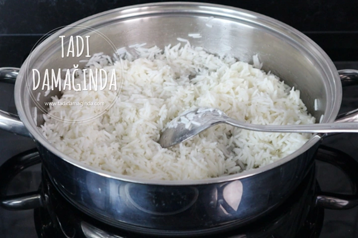 Siyah Nohutlu Tavuklu Pilav