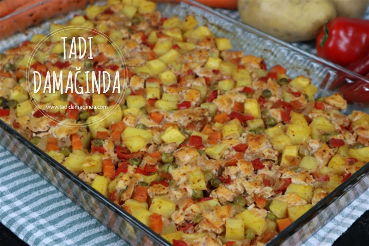 Fırında Pratik Sebzeli Tavuk