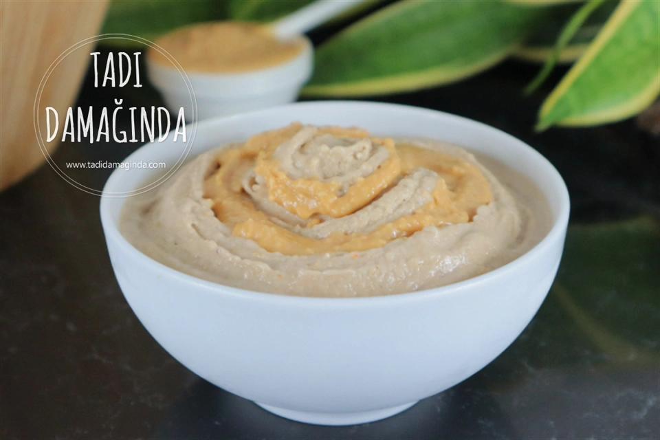 2 Malzemeli Fıstık Ezmeli Muz Dondurması