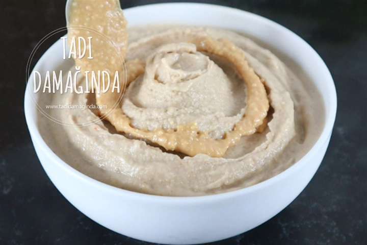 2 Malzemeli Fıstık Ezmeli Muz Dondurması