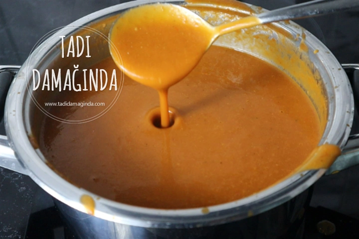 Bitkisel Sütlü ve Glütensiz Kuru Domates Çorbası