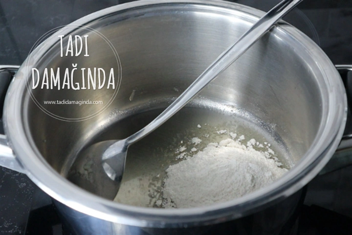 Bitkisel Sütlü ve Glütensiz Kuru Domates Çorbası