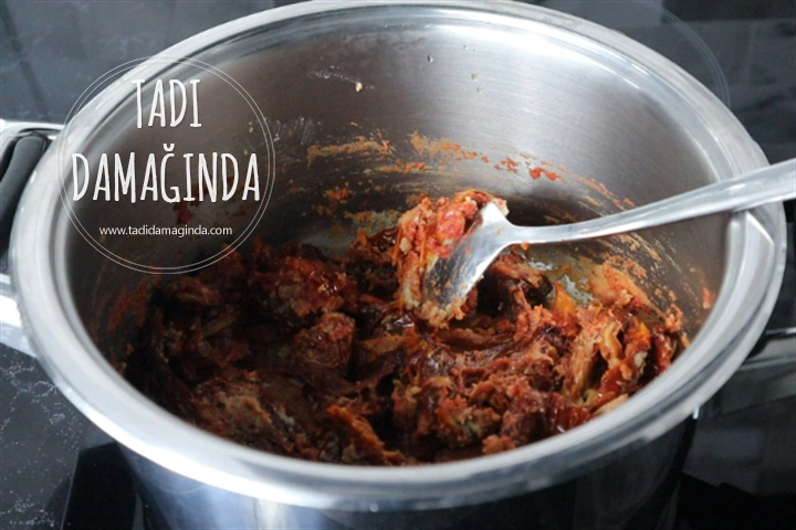 Bitkisel Sütlü ve Glütensiz Kuru Domates Çorbası