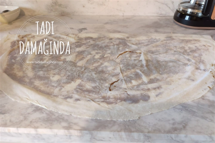 Mercimekli Haşhaşlı Börek