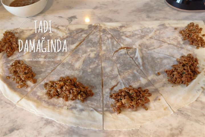 Mercimekli Haşhaşlı Börek