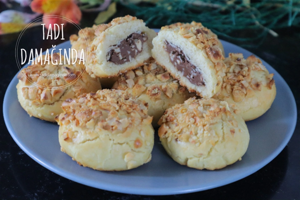 Çikolata Dolgulu Fındıklı Kurabiye