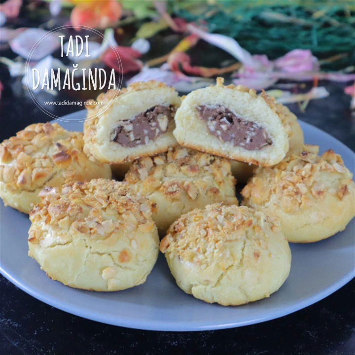 Çikolata Dolgulu Fındıklı Kurabiye